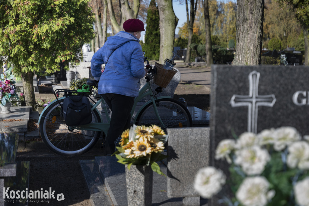 Tłumy na kościańskich cmentarzach