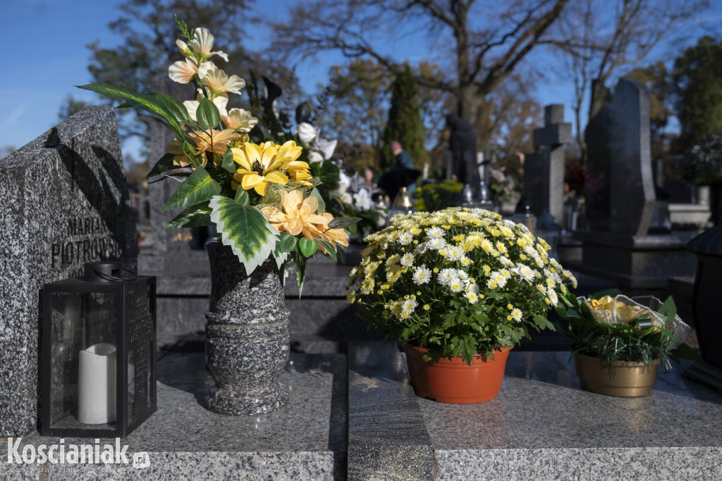 Tłumy na kościańskich cmentarzach