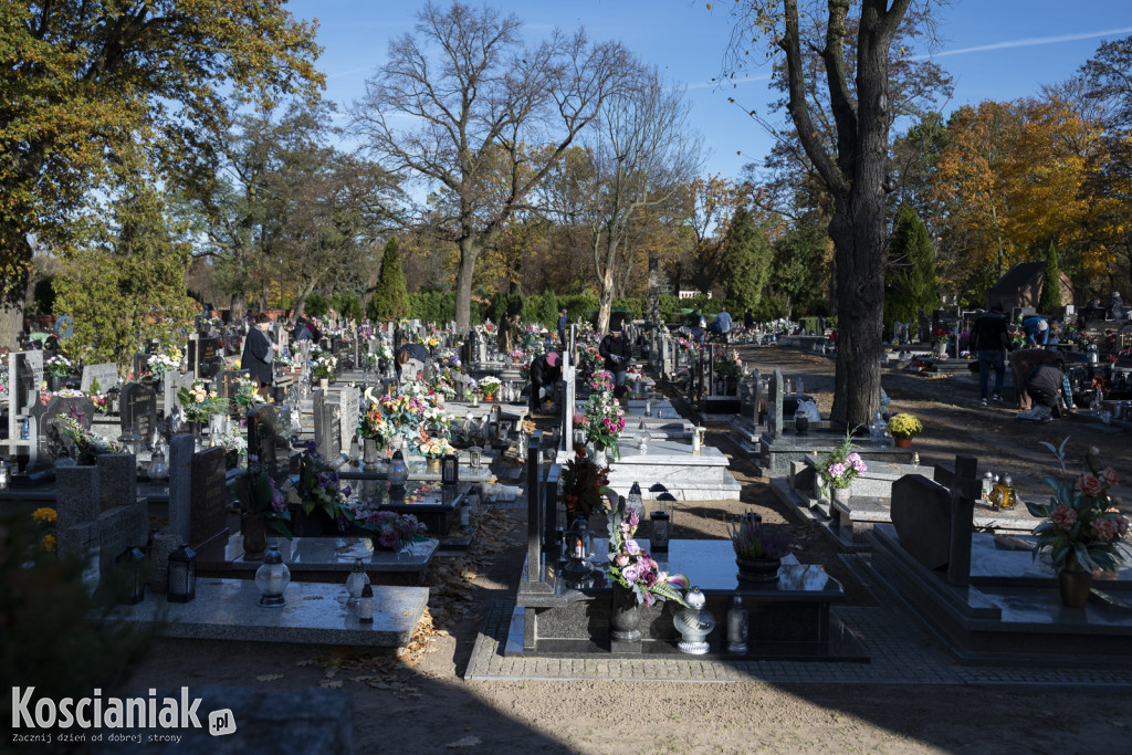 Tłumy na kościańskich cmentarzach