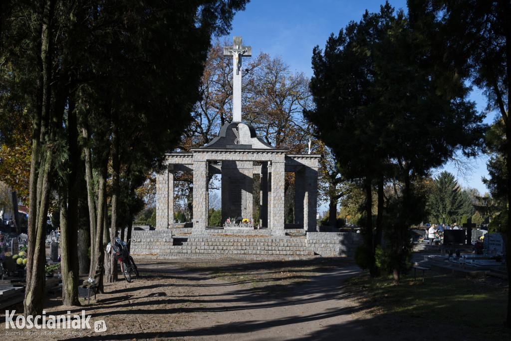 Tłumy na kościańskich cmentarzach
