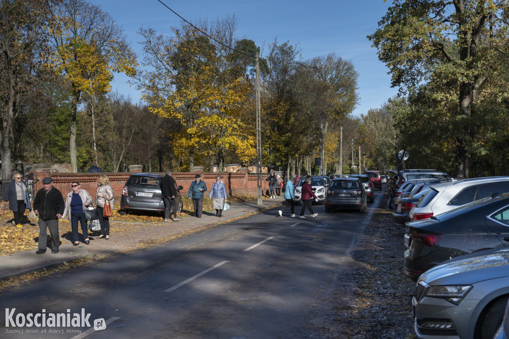 Tłumy na kościańskich cmentarzach