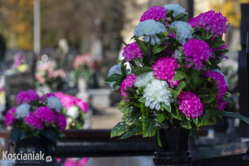 Tłumy na kościańskich cmentarzach