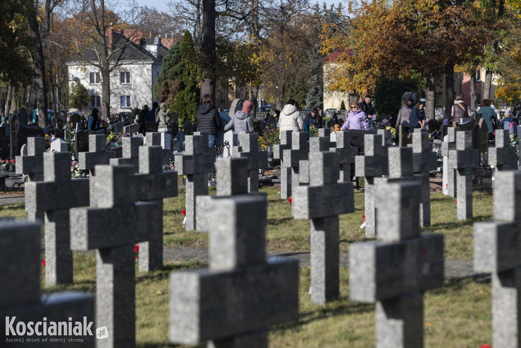 Tłumy na kościańskich cmentarzach