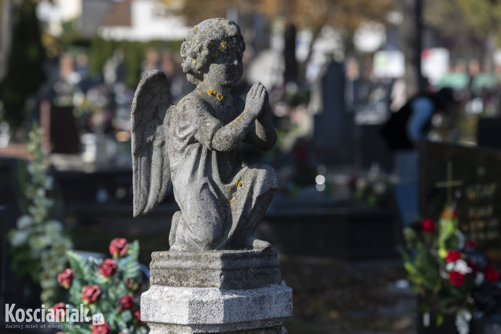 Tłumy na kościańskich cmentarzach
