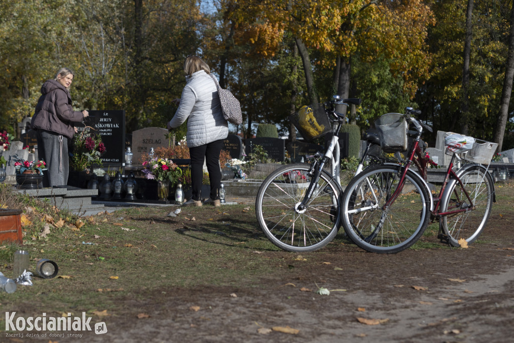 Tłumy na kościańskich cmentarzach