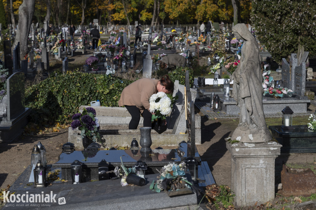 Tłumy na kościańskich cmentarzach