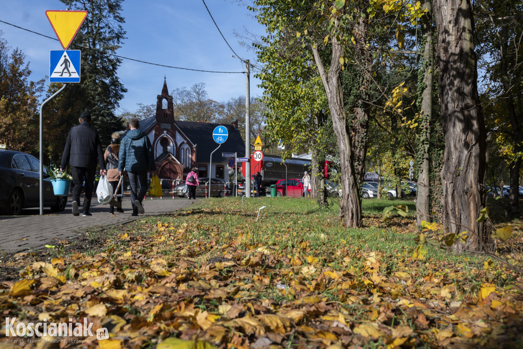 Tłumy na kościańskich cmentarzach