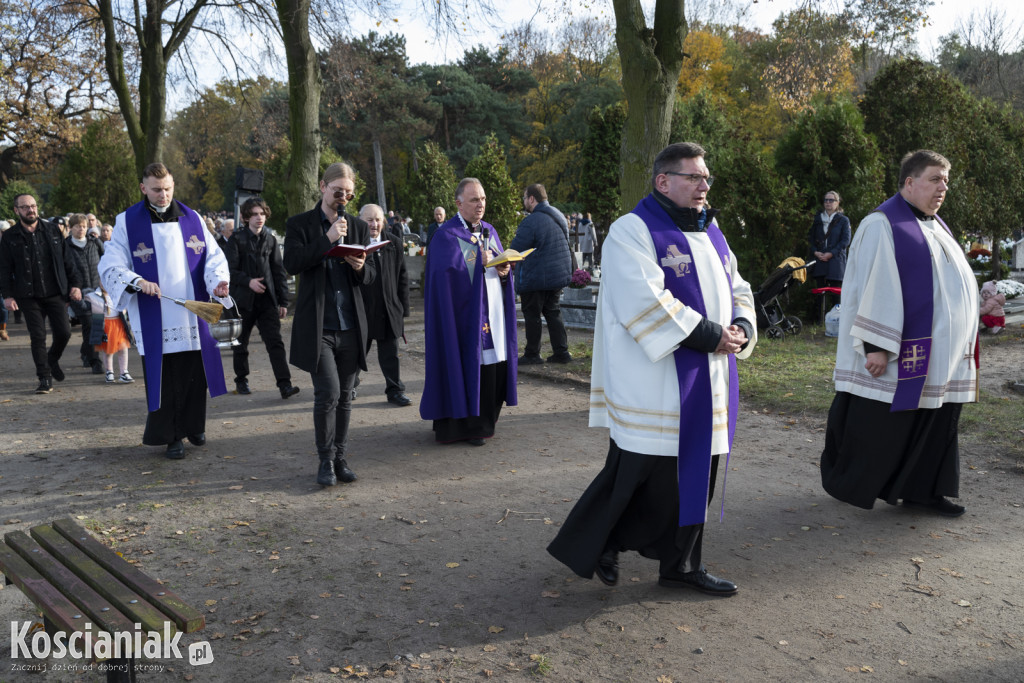 Uroczystość Wszystkich Świętych na kościańskich cmentarzach