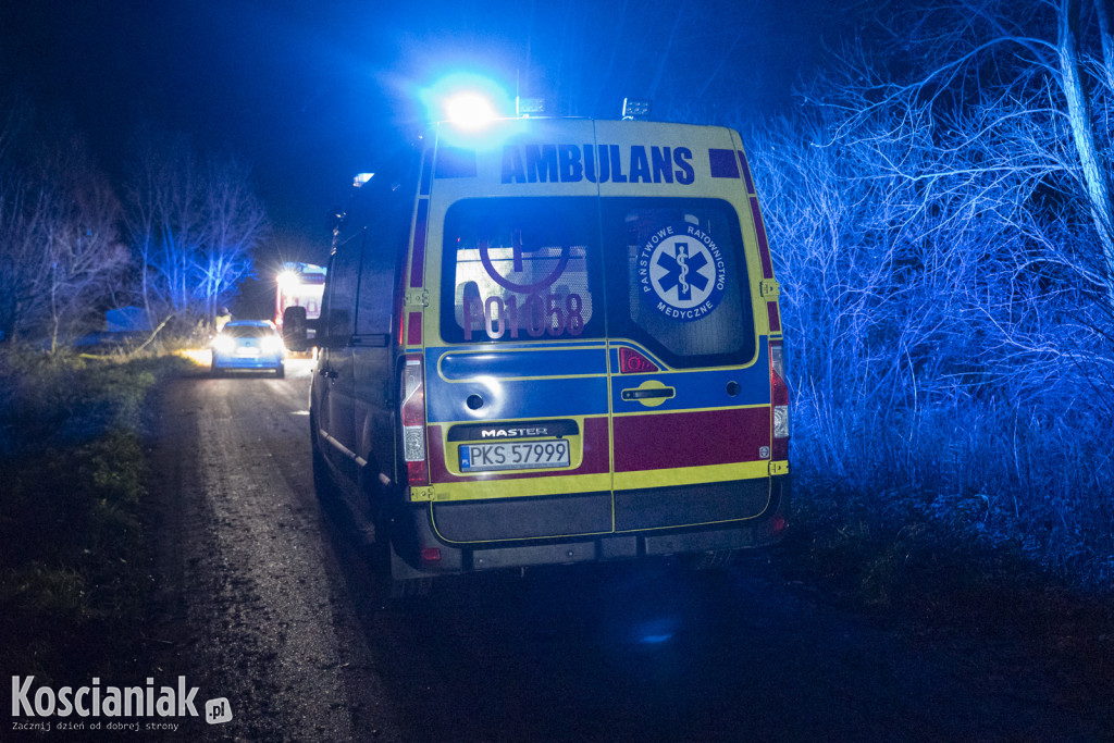 Auto wpadło do kanału w Kurzej Górze