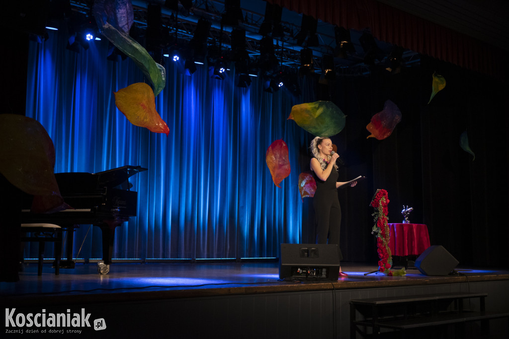 Barbara Parzęczewska porwała kościańskich seniorów