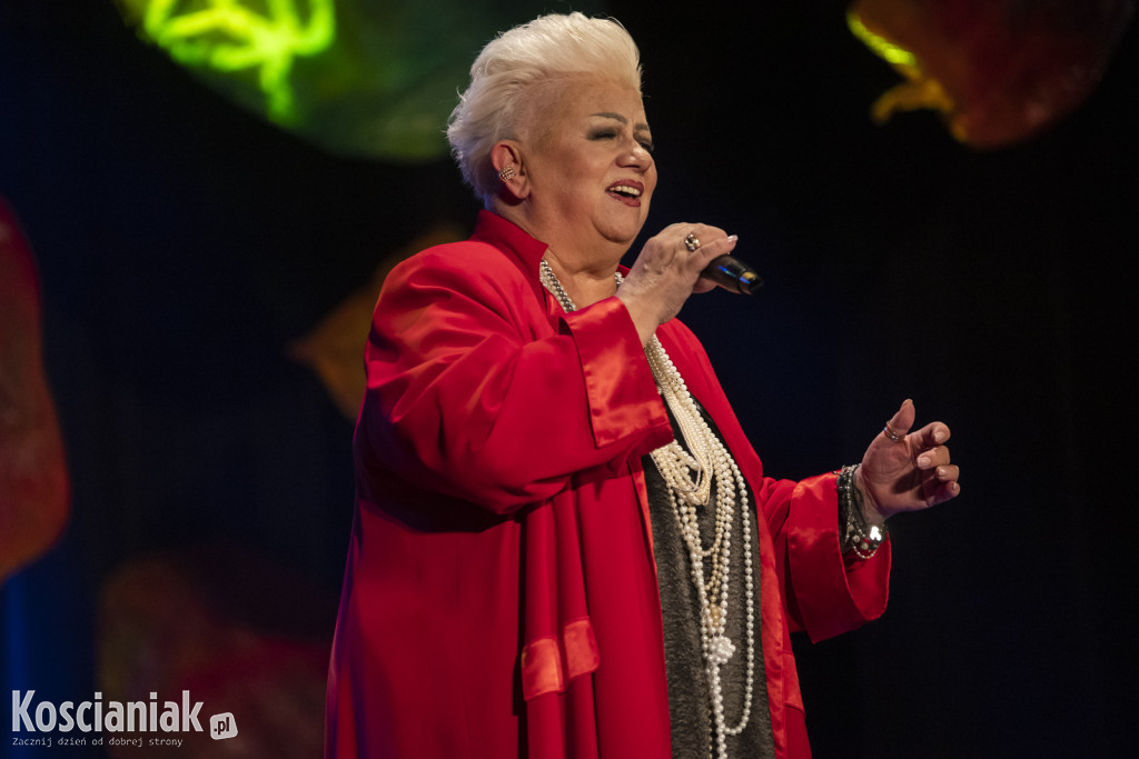 Barbara Parzęczewska porwała kościańskich seniorów