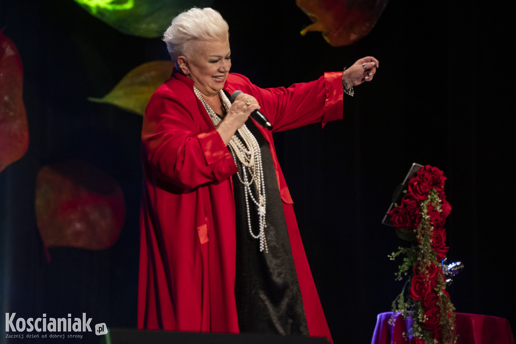 Barbara Parzęczewska porwała kościańskich seniorów