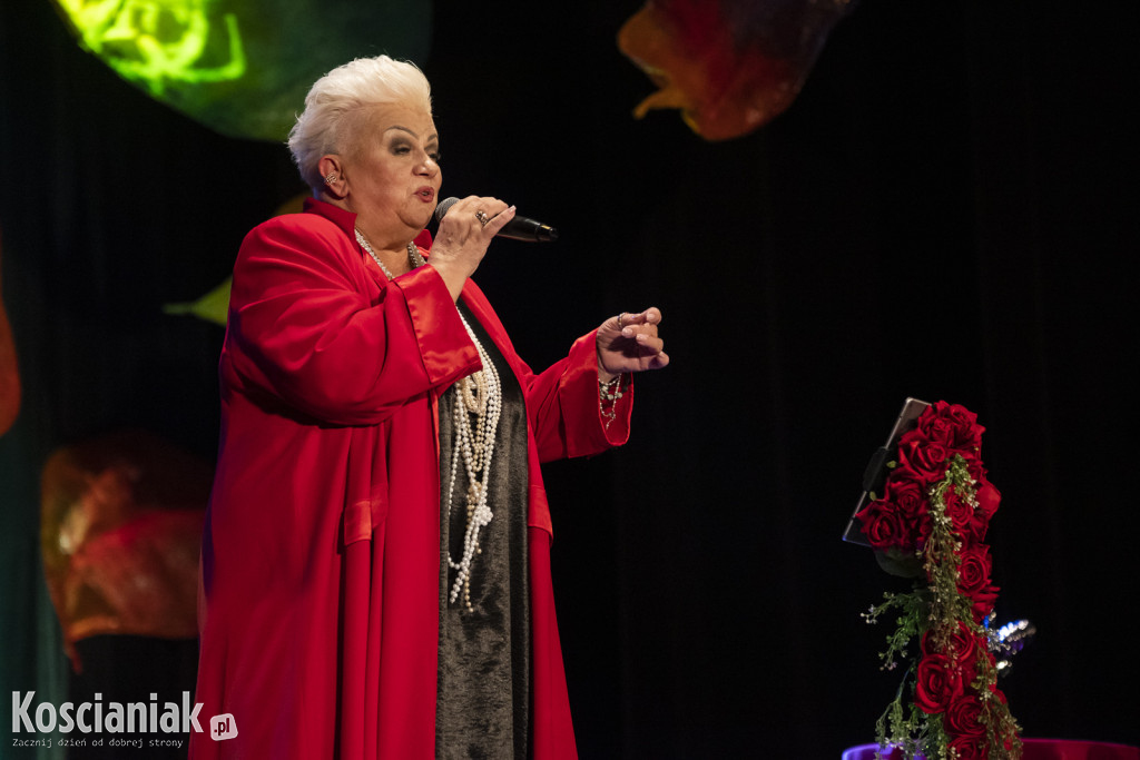 Barbara Parzęczewska porwała kościańskich seniorów