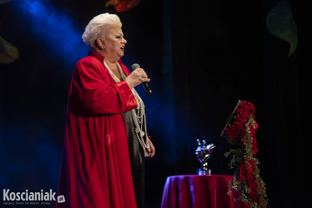 Barbara Parzęczewska porwała kościańskich seniorów