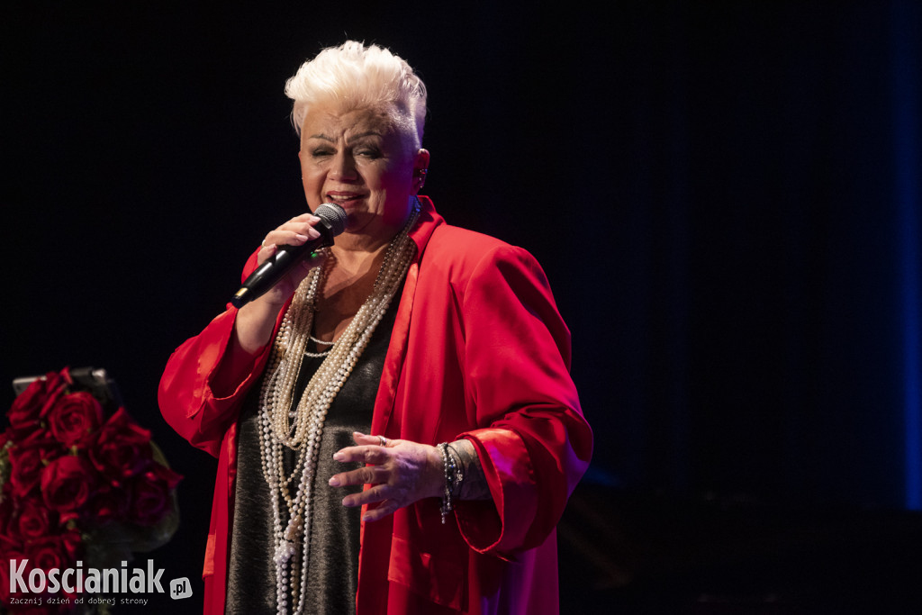 Barbara Parzęczewska porwała kościańskich seniorów