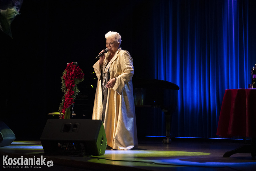 Barbara Parzęczewska porwała kościańskich seniorów