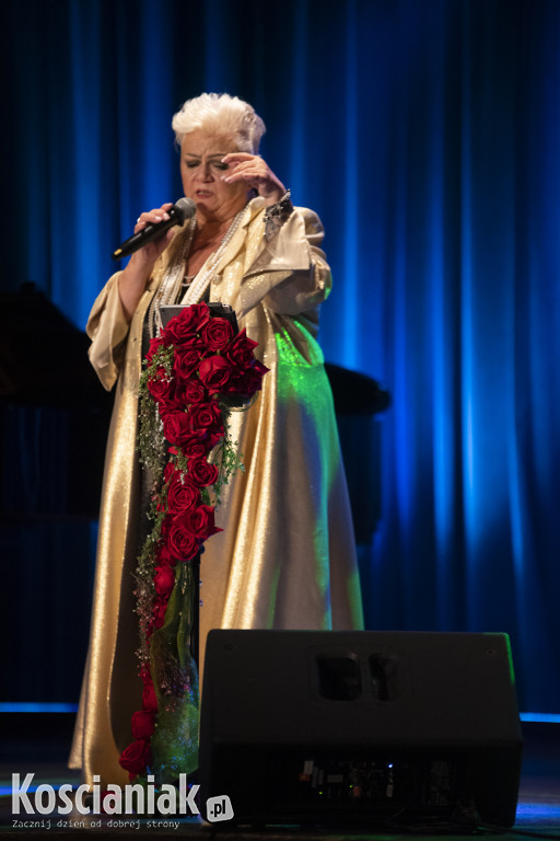 Barbara Parzęczewska porwała kościańskich seniorów