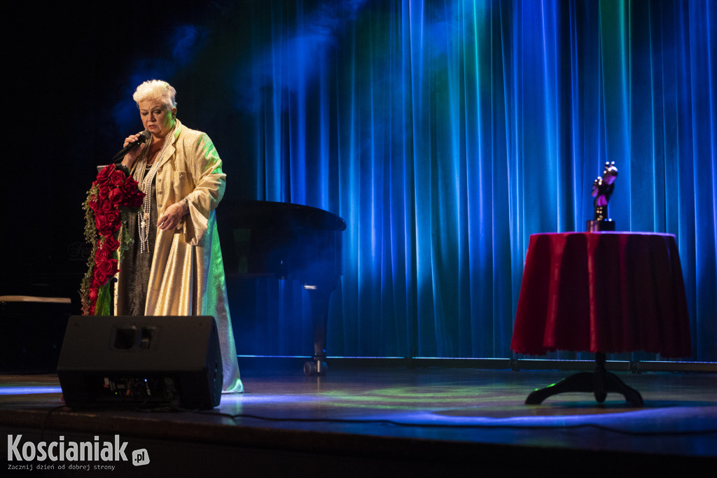 Barbara Parzęczewska porwała kościańskich seniorów