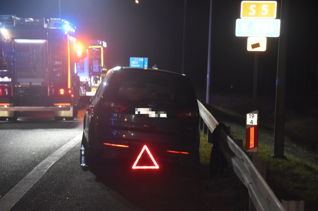 Poważny wypadek na S5. Kierowca zasłabł