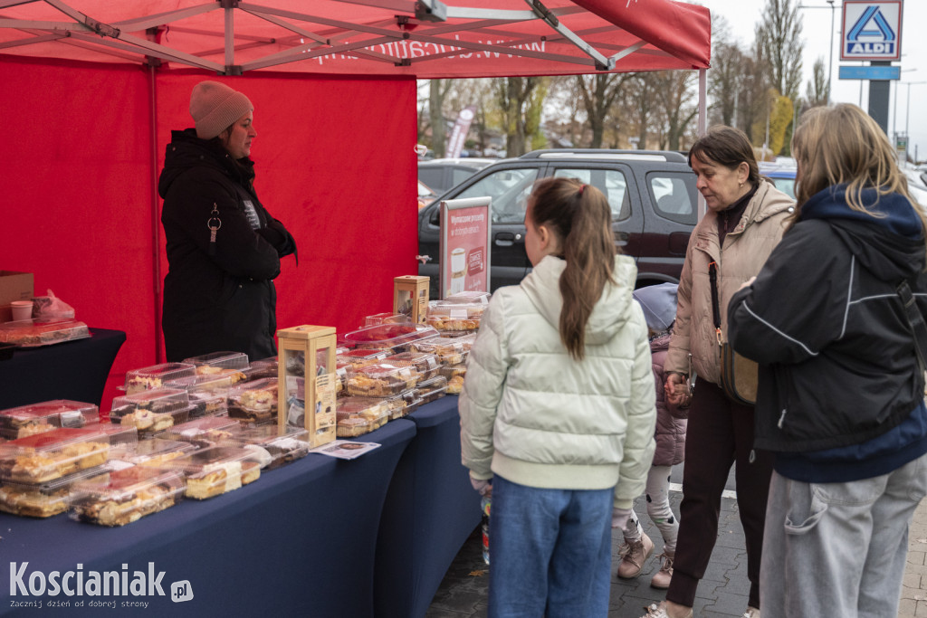 Kiermasz ciast dla Dagmarki przy drogerii dm