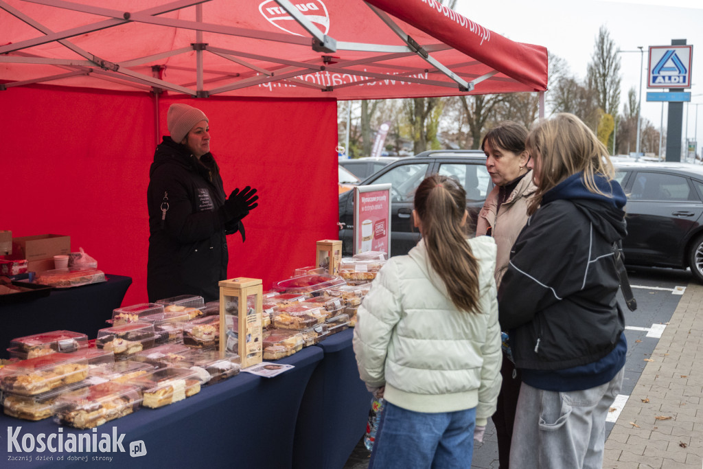 Kiermasz ciast dla Dagmarki przy drogerii dm