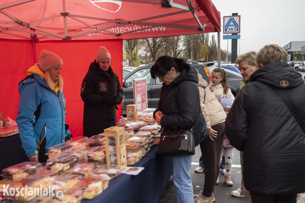Kiermasz ciast dla Dagmarki przy drogerii dm