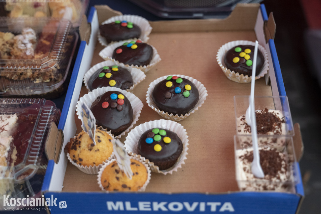 Kiermasz ciast dla Dagmarki przy drogerii dm