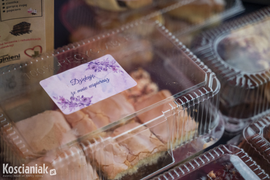 Kiermasz ciast dla Dagmarki przy drogerii dm