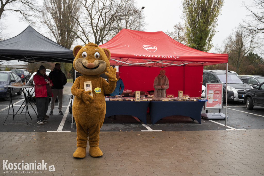 Kiermasz ciast dla Dagmarki przy drogerii dm