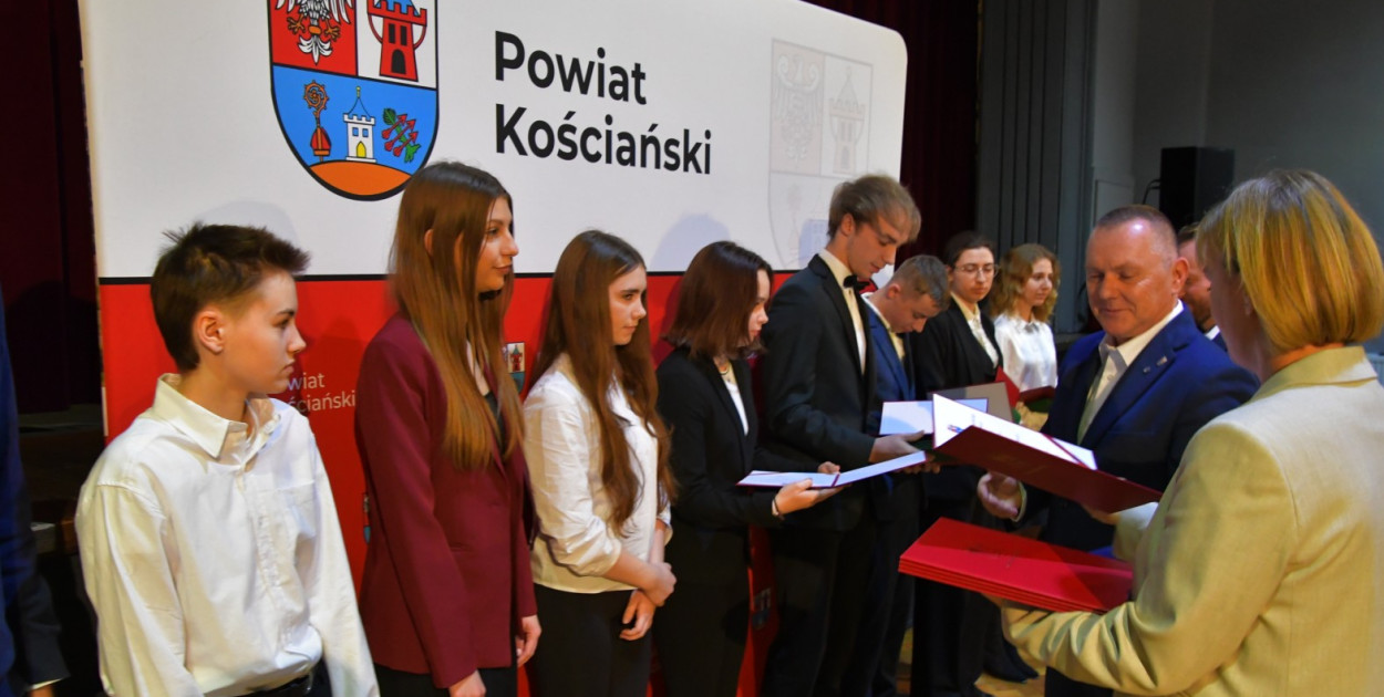 Stypendia i nagrody od starosty i powiatu