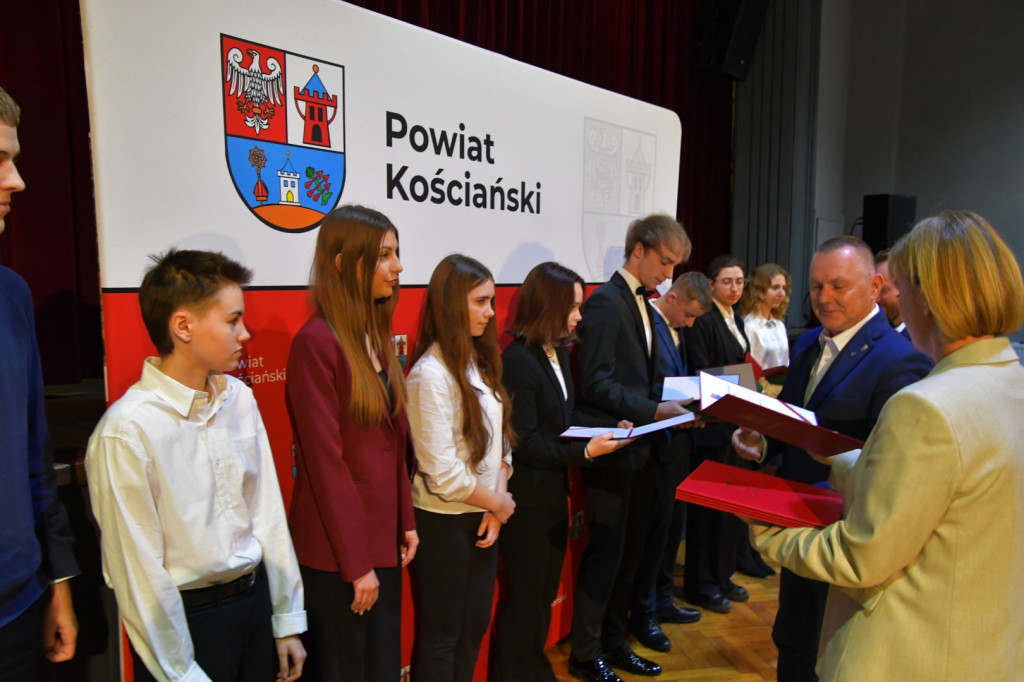 Stypendia i nagrody od starosty i powiatu