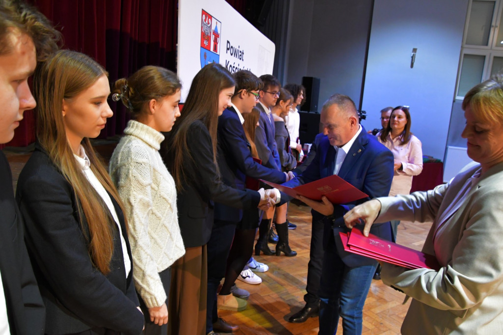 Stypendia i nagrody od starosty i powiatu