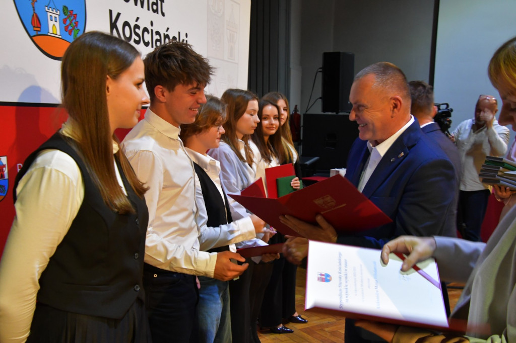 Stypendia i nagrody od starosty i powiatu