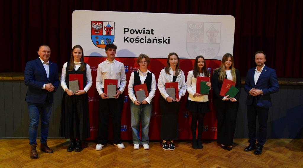 Stypendia i nagrody od starosty i powiatu