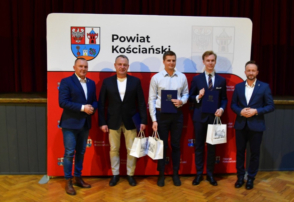 Stypendia i nagrody od starosty i powiatu