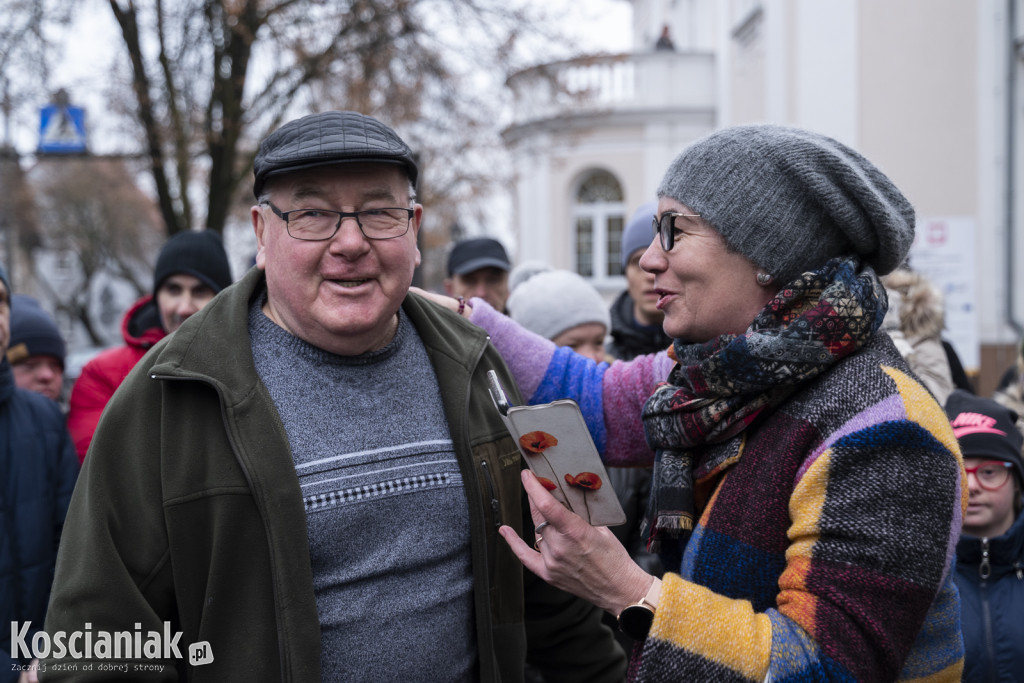Dziergana choinka stanęła przed urzędem