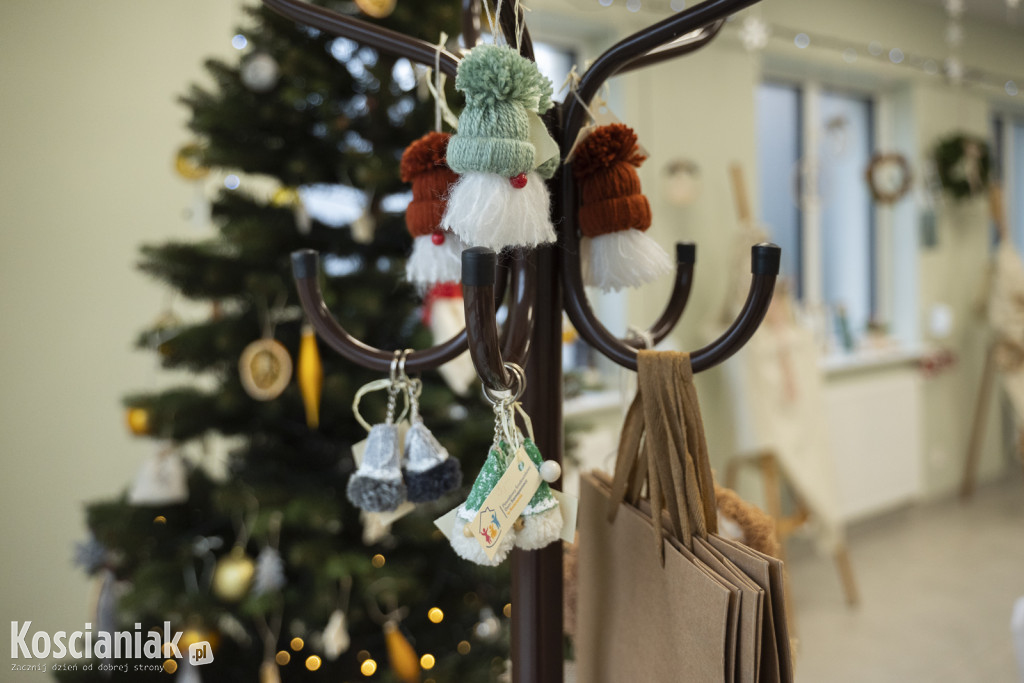 Rękodzieło bożonarodzeniowe w Domu Samopomocy
