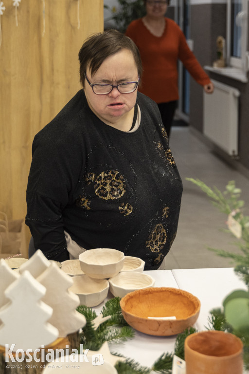 Rękodzieło bożonarodzeniowe w Domu Samopomocy