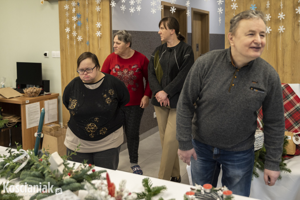 Rękodzieło bożonarodzeniowe w Domu Samopomocy