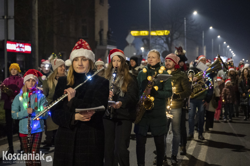 Parada Mikołajkowa przeszła ulicami Kościana
