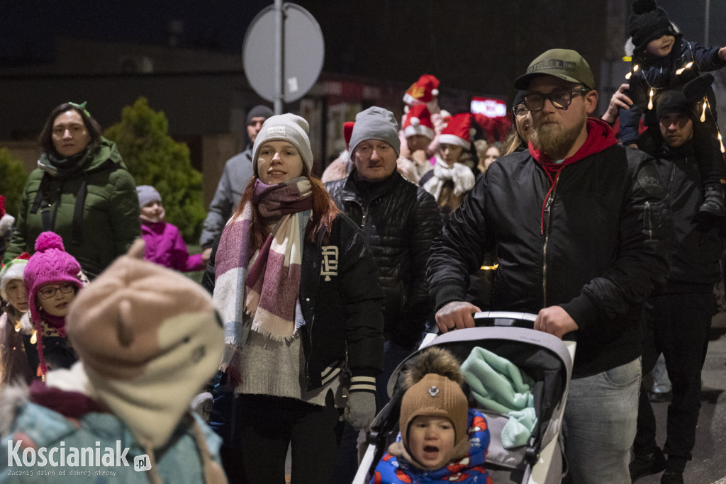 Parada Mikołajkowa przeszła ulicami Kościana