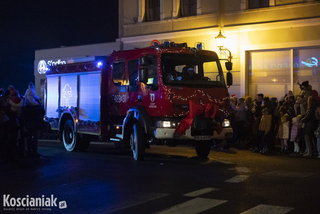 Parada Mikołajkowa przeszła ulicami Kościana