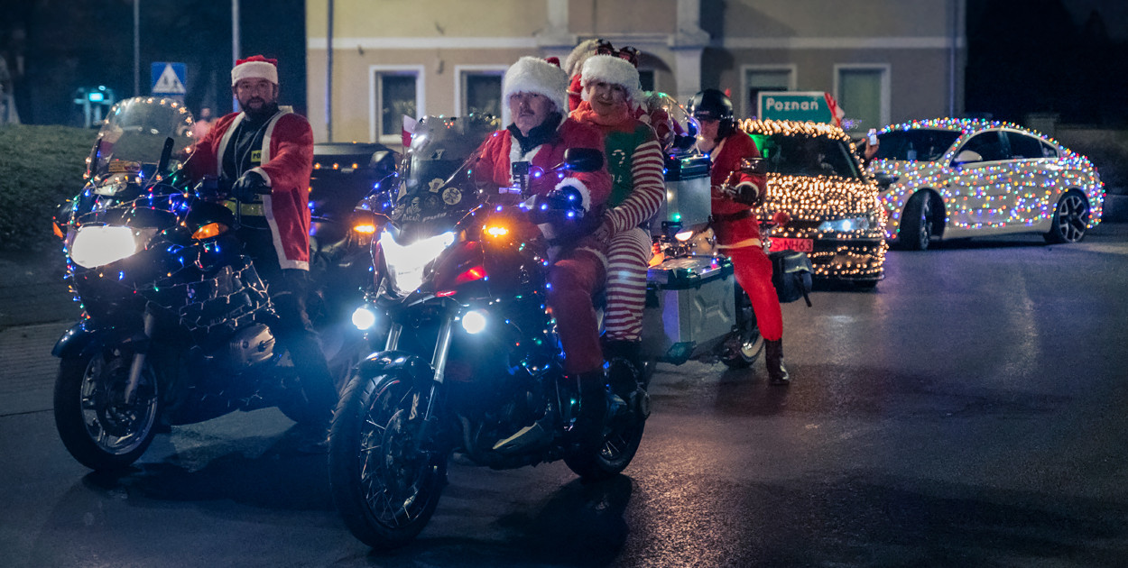 Parada Mikołajkowa przeszła ulicami Kościana