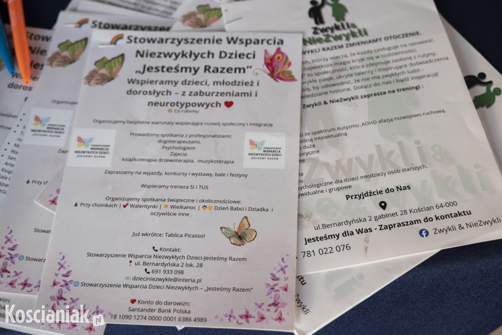 Wspólne zdobienie pierników z Dziećmi Niezwykłymi