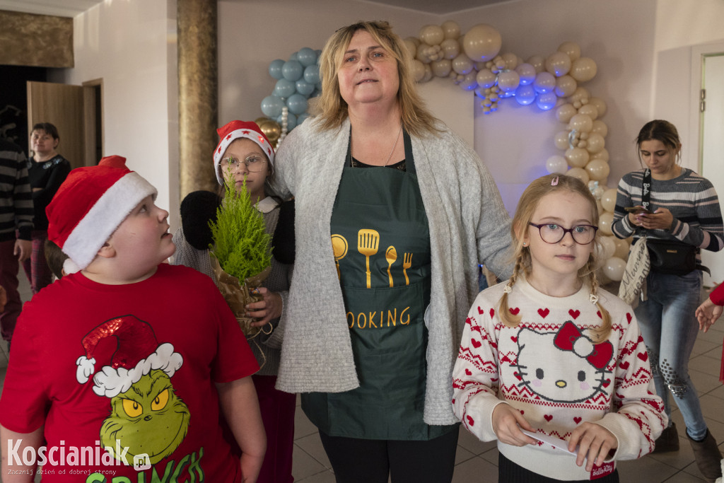 Wspólne zdobienie pierników z Dziećmi Niezwykłymi