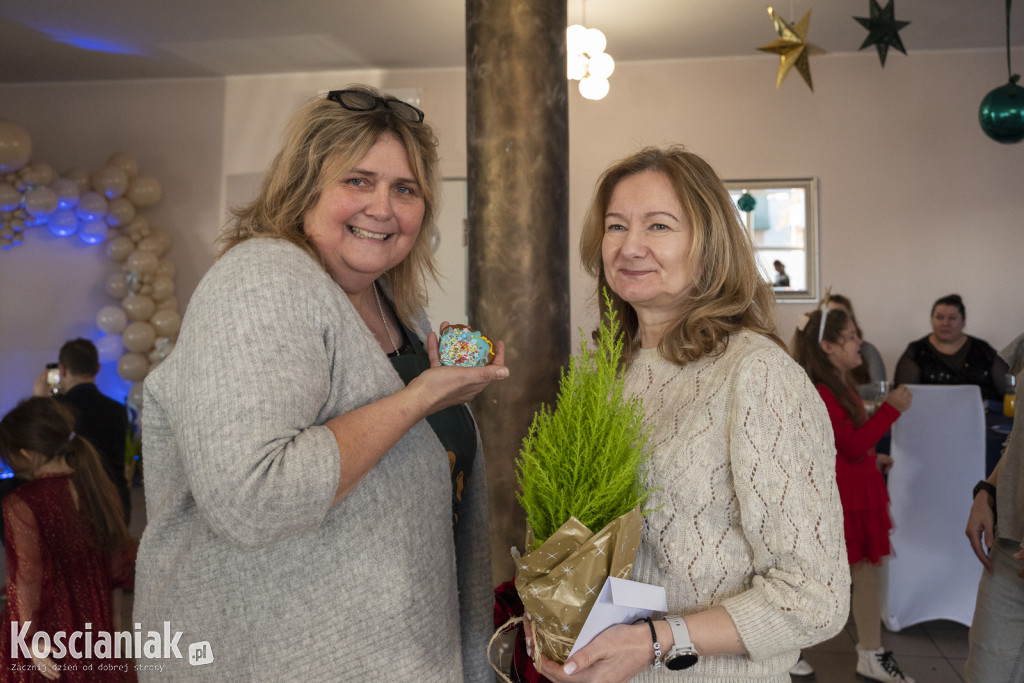 Wspólne zdobienie pierników z Dziećmi Niezwykłymi