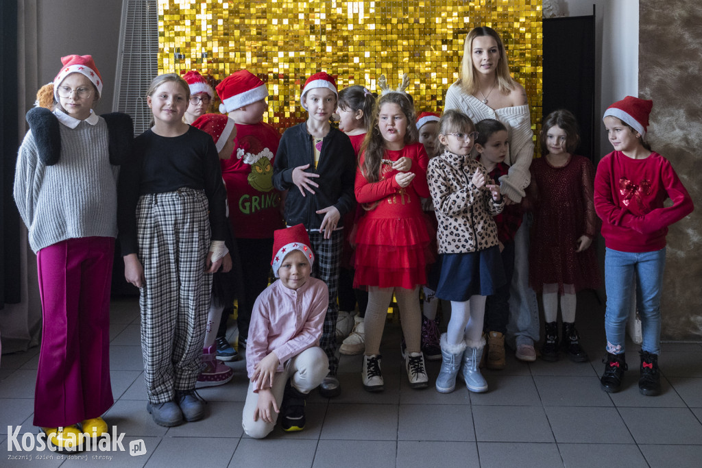 Wspólne zdobienie pierników z Dziećmi Niezwykłymi