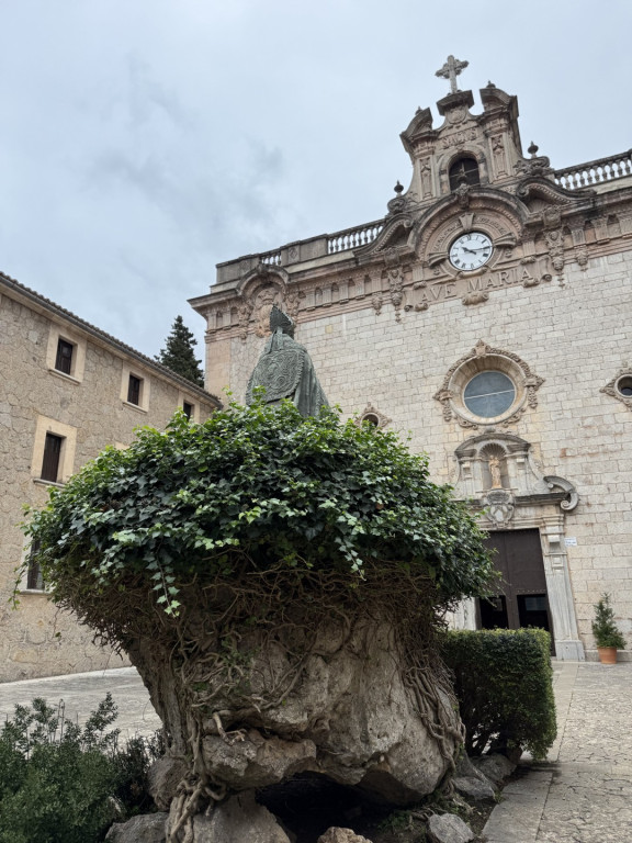 Wyjazd na Majorkę śladami Chopina uczennic Czwórki