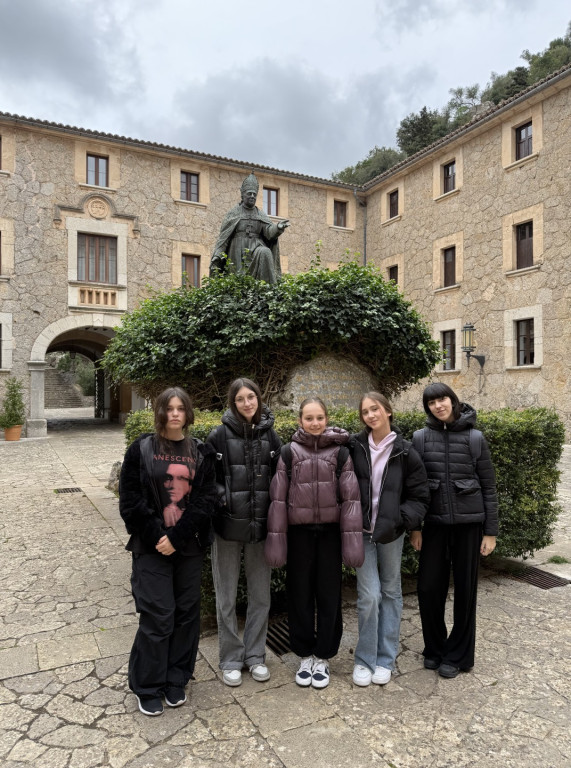 Wyjazd na Majorkę śladami Chopina uczennic Czwórki
