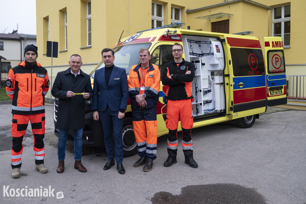 Nowa karetka dla kościańskiego szpitala!